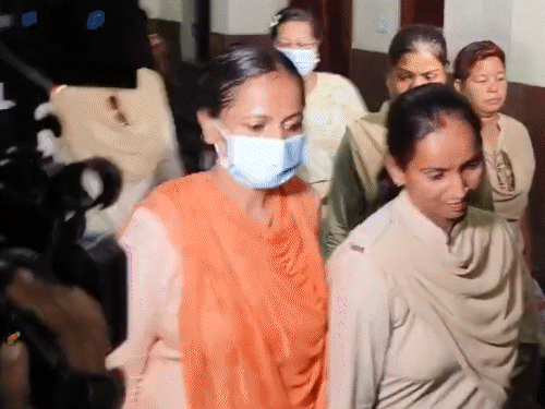 निलंबित IAS रानू साहू और सौम्या चौरसिया की पेशी।