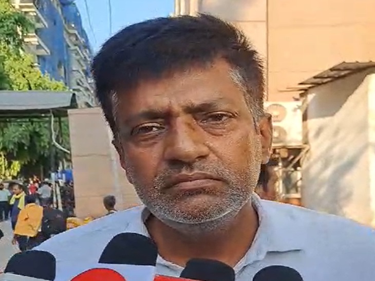 हर्ष के पिता अजीत कुमार ने कहा- बेटे के हत्यारों को सजा मिलनी चाहिए।