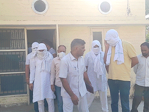 कैथल में एसीबी ने गिरफ्तार किए अधिकारी, कर्मचारी व ठेकेदार। - Dainik Bhaskar