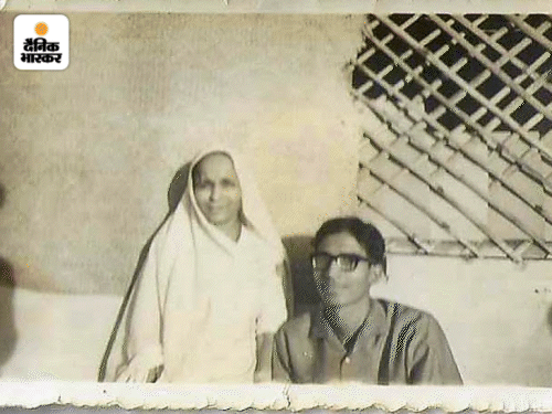 राधेश्याम के दोनों भाई की तस्वीर है, जिनकी पीलिया और एक्सीडेंट में मौत हो गई थी। आज भी उस घटना को याद कर वह रोने लगते हैं।