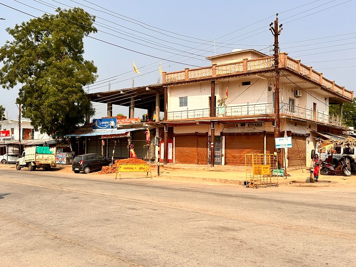 सुकमा में सुबह से दुकानें बंद है, व्यापारियों और चैंबर ऑफ कॉमर्स ने बंद का समर्थन किया है।