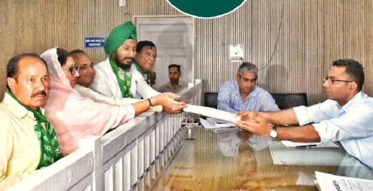 अंबाला में लोकसभा चुनाव लड़ने के लिए नामांकन भरते एडवोकेट गुरप्रीत सहोता।