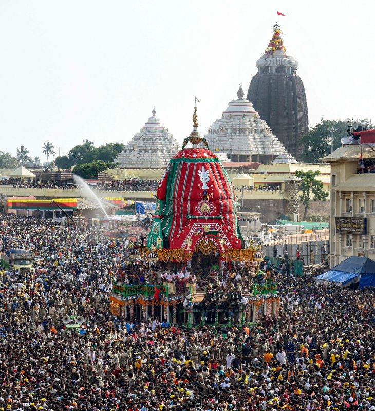 जगन्नाथ मंदिर में हर साल रथ यात्रा निकलती है, जो दुनियाभर में प्रसिद्ध है।