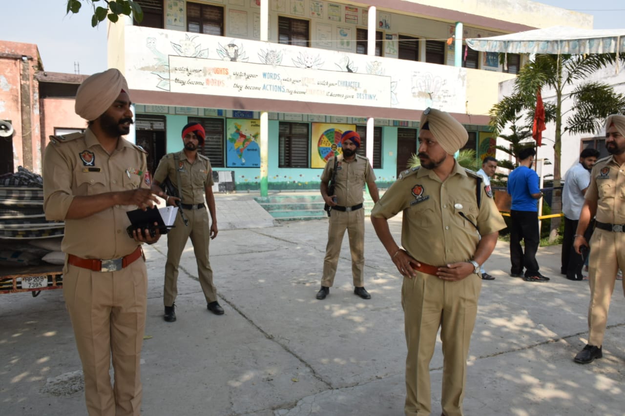 Ssp Ropar SSP visited the polling booths of Nurpurbedi | एसएसपी ने किया ...
