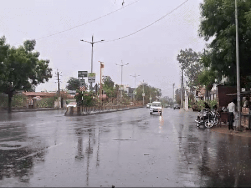 Rain in Ajmer gave relief from heat | अजमेर में बरसात, गर्मी से मिली राहत:  दो दिन से बादल छाए और ठंडी हवा चली, मौसम में ठंडक - Ajmer News | Dainik  Bhaskar