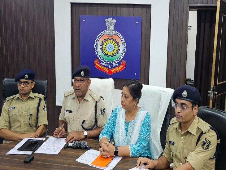 मामले का खुलासा करते एएसपी क्राइम व एएसपी सिटी और सीएसपी दुर्ग