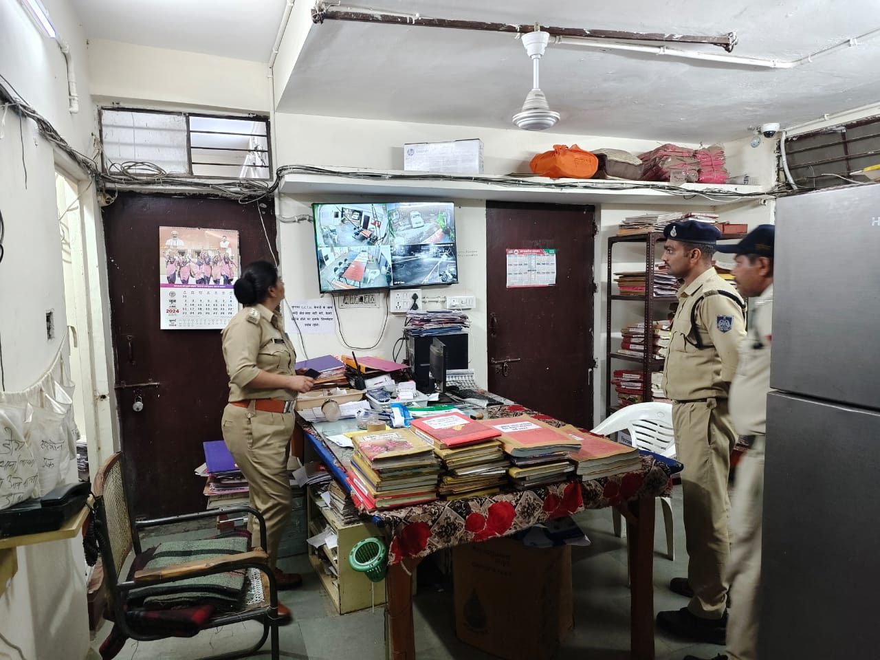 Khargone- SP-SDOP conducted surprise inspection of police stations ...