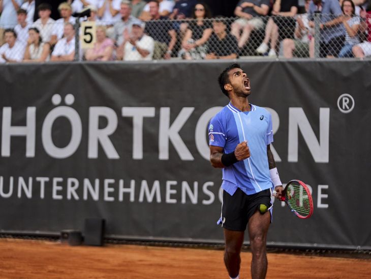 सुमित ने स्विट्जरलैंड के एलेक्जेंडर रित्सचर्ड को तीन सेटों में 6-1, 6(5)-7(7), 6-3 से हराया। - Dainik Bhaskar