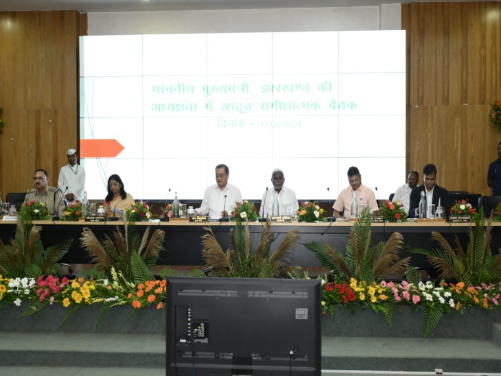 सीएम चंपाई सोरेन ने राज्य के पुलिस अधिकारियों के साथ बैठक की और कई निर्देश दिए - Dainik Bhaskar