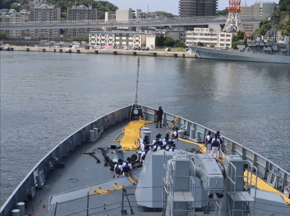 इस अभ्यास में बंदरगाह और समुद्री दोनों चरण शामिल हैं।