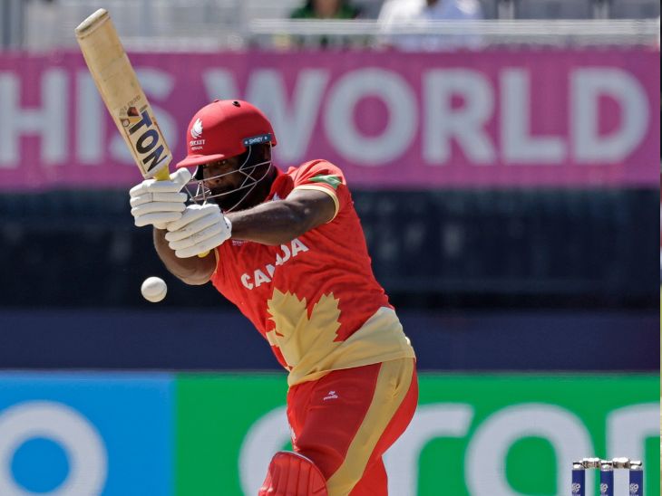 आरोन जॉनसन ने 52 रन की पारी खेली।