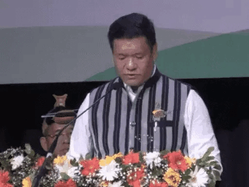 ईटानगर स्थित दोरजी खांडू कन्वेशन सेंटर में पेमा खांडू ने लगातार तीसरी बार मुख्यमंत्री पद की शपथ ली।