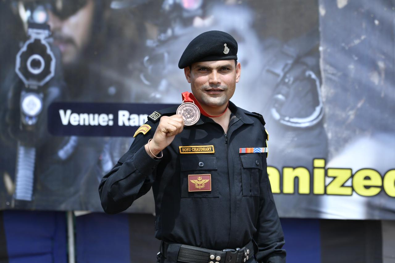 NSG commando's brother beaten up in Meerut;मेरठ में NSG कमांडो के भाई ...