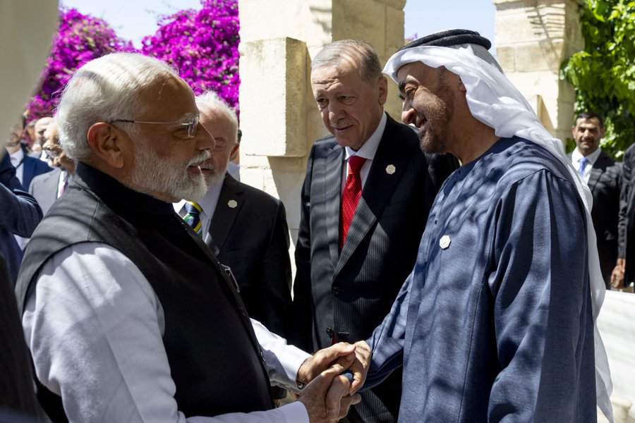 PM मोदी UAE राष्ट्रपति शेख मोहम्मद बिन जायद अल नाहयान से मिले।