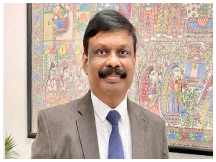 new additional chief secretary of education listen to complaints on  whatsapp; BIHAR BHASKAR LATEST NEWS | वॉट्सएप पर शिकायत सुनेंगे शिक्षा  विभाग के नए ACS: डॉ सिद्धार्थ ने चैंबर को बनाया ...