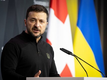 समिट की शुरुआत से पहले यूक्रेनी राष्ट्रपति जेलेंस्की ने कहा कि यूक्रेन पीस समिट से इतिहास बदलने जा रहा है। - Dainik Bhaskar