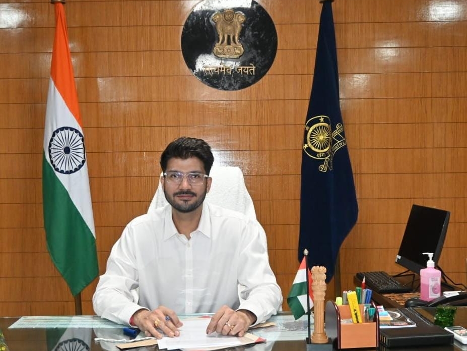 कलेक्टर दीपक सोनी ने जिलेवासियों से शांति भंग करने वालों की जानकारी देने की अपील की है।