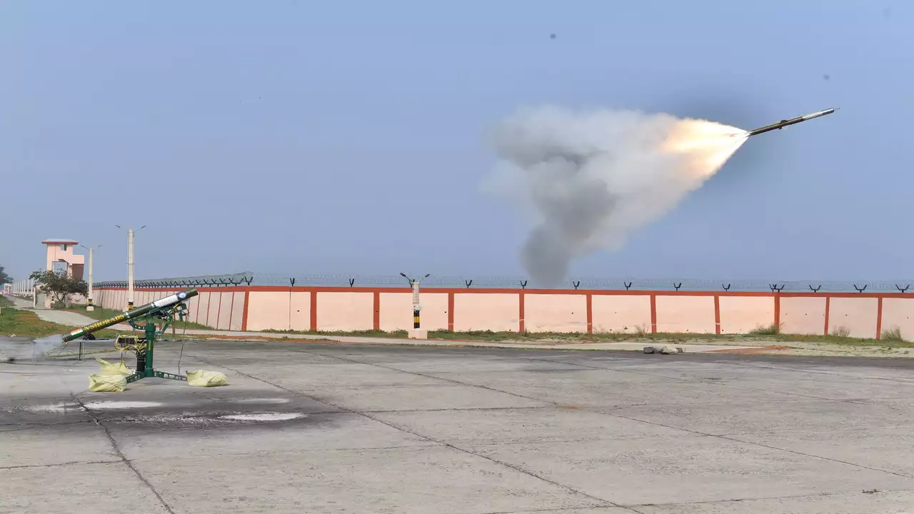 इस साल फरवरी में ओडिशा के चांदीपुर में स्थित इंटीग्रेटेड टेस्टिंग रेंज में VSHORADS मिसाइल के दो फ्लाइट टेस्ट हो चुके हैं।