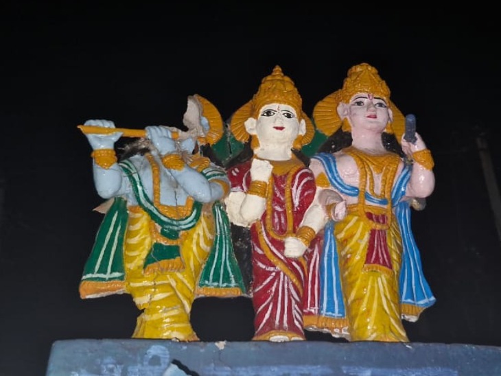 रायपुर के खरोरा में भगवान कृष्ण की मूर्ति तोड़ी गई। - Dainik Bhaskar