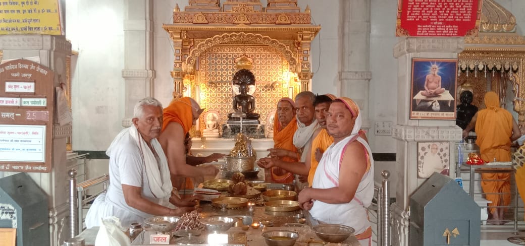 Phagi Fagi Jain devotees celebrated the birth and austerities of Lord ...