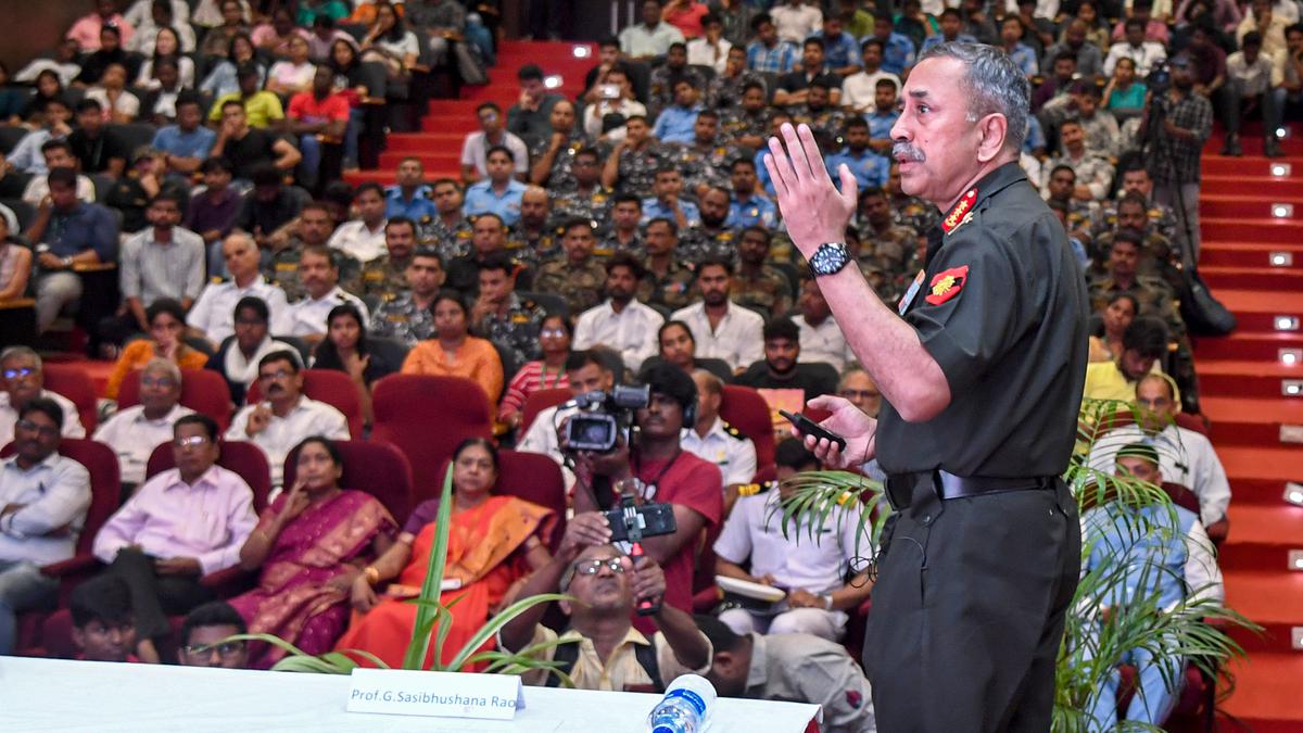 NS राजा सुब्रमणि 1985 में गढ़वाल राइफल्स में नियुक्त हुए थे।