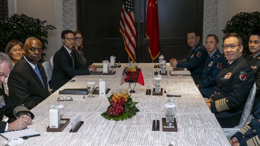 अमेरिकी रक्षा मंत्री लॉयड ऑस्टिन और चीनी रक्षा मंत्री डोंग जुन ने 31 मई को आमने-सामने बैकर बातचीत की थी।