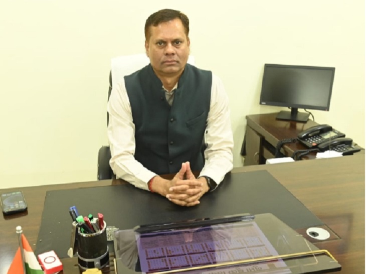 सत्य नारायण राठौर, कमिश्नर दुर्ग - Dainik Bhaskar