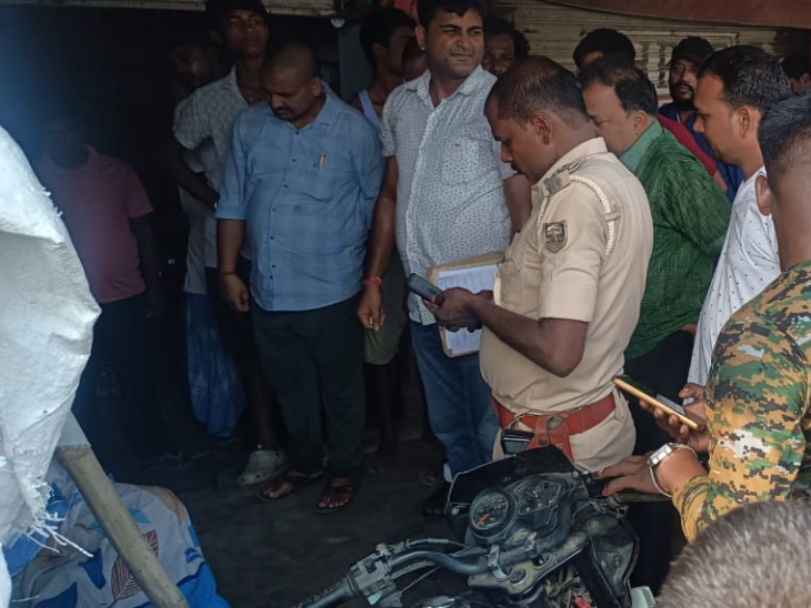 मौके पर पहुंची पुलिस और FSL की टीम