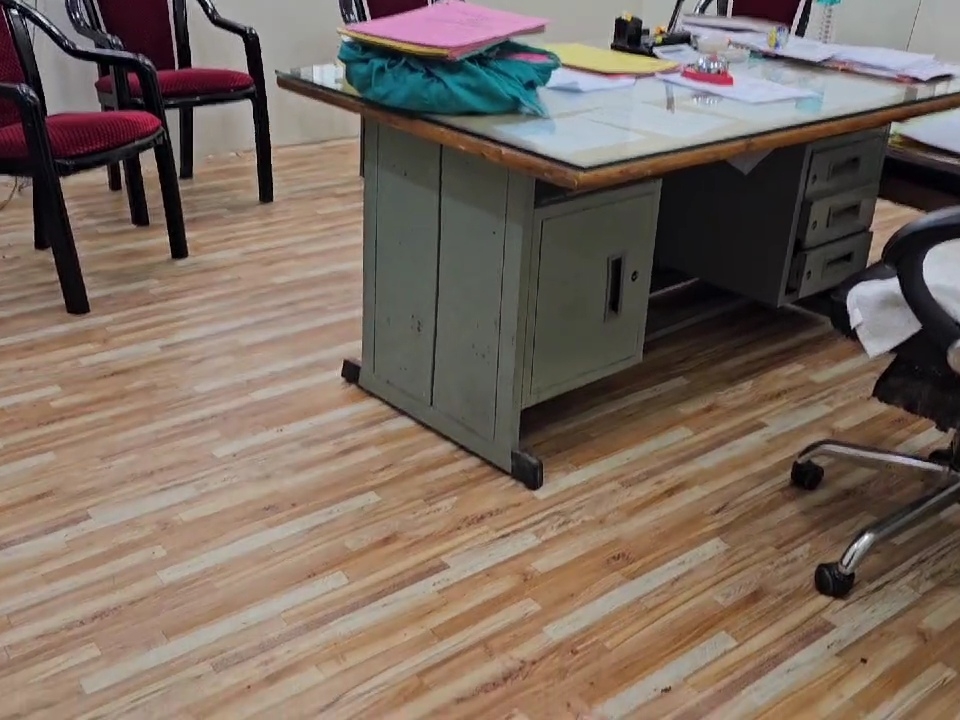 गौरेला SDO ऑफिस में कटघोरा वन मंडल के SDO पर जानलेवा हमला।