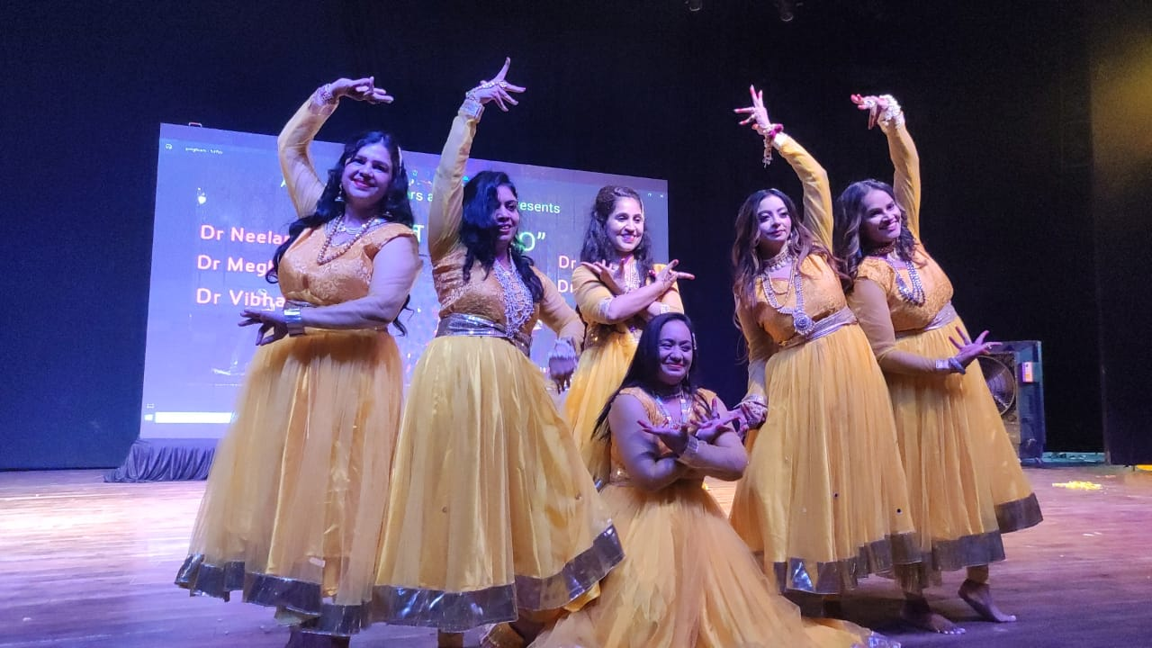Doctors Day celebration took place amidst dance and fun | डांस मस्ती के ...