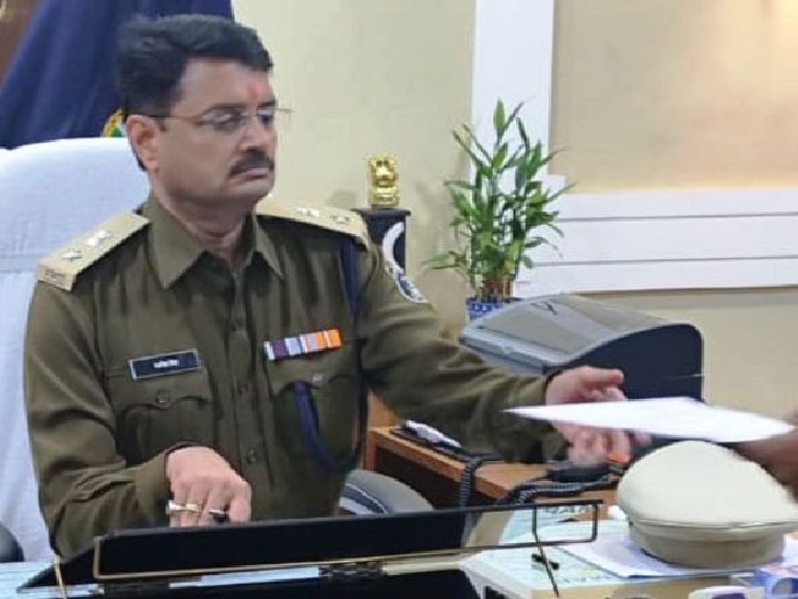 पहले हेडकांस्टेबल, सिपाही और फिर एसआई-एएसआई का किया तबादला। - Dainik Bhaskar