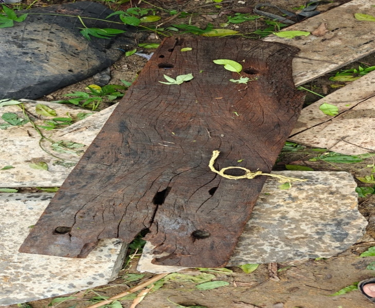 इसी लकड़ी को निकालने के लिए कुएं में सबसे पहले उतरा था रामचंद्र जायसवाल।