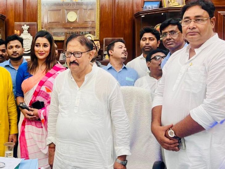 West Bengal Speaker Biman Banerjee (centre) on Friday administered the oath of office to Rayat Hossain Sarkar (right), MLA from Bhagwangola in Murshidabad district, and Sayantika Bandopadhyay (left), MLA from Baranagar seat on the northern outskirts of Kolkata.