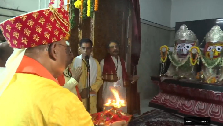 मुख्यमंत्री विष्णुदेव साय ने भगवान जगन्नाथ मंदिर पहुंचकर की आरती और पूजन।