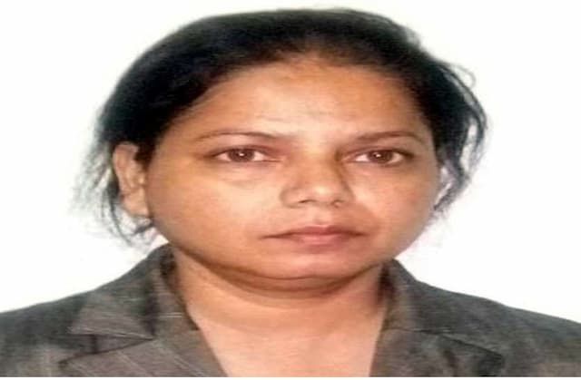 रीना ने कोटा में रहने वाली अनिता की मदद से जयपुर के सीए को फंसाकर ब्लैकमेल किया था।