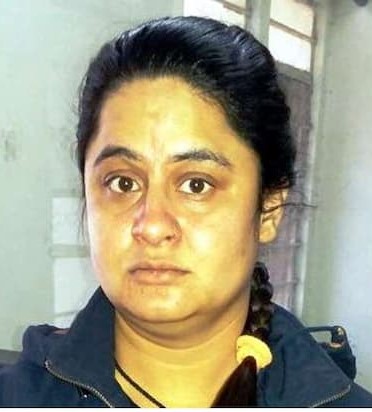 वंदना भट्ट ने 2017 में जयपुर के मार्बल व्यवसायी को फंसाकर 10 लाख रुपए वसूले थे।