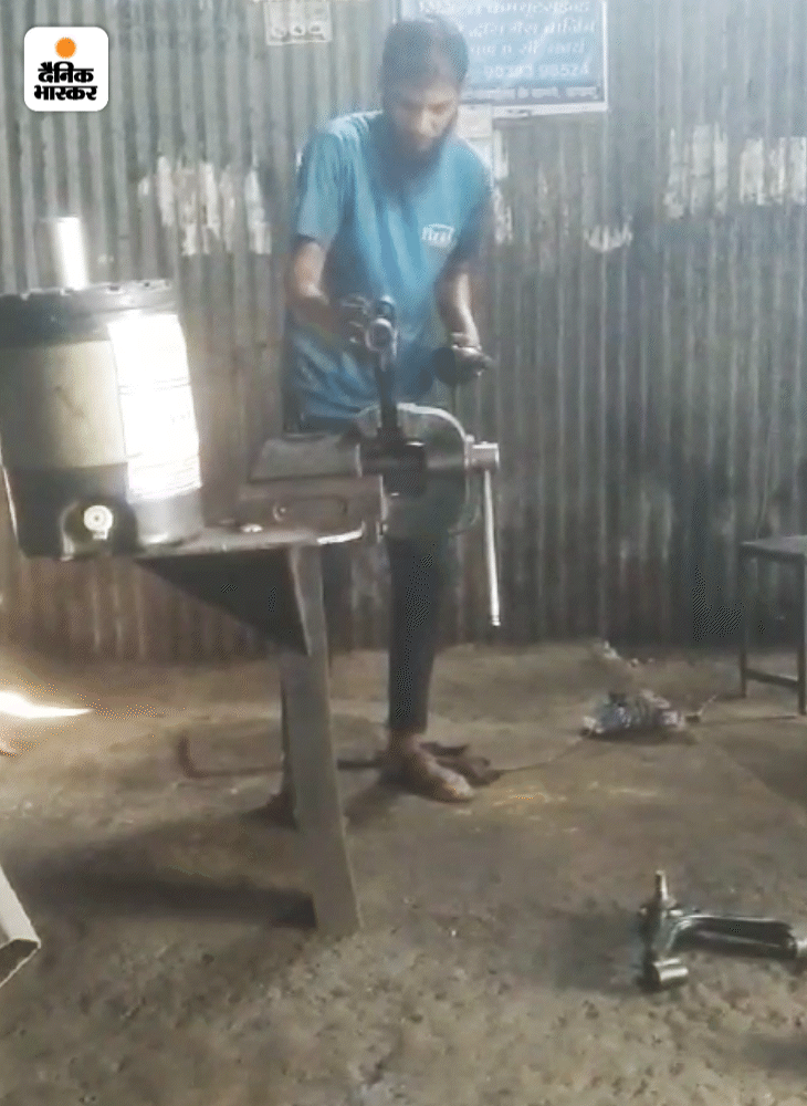 गिरफ्तारी से पहले फैजान पिता की दुकान पर काम करता था।