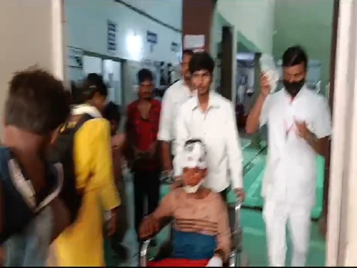 घायल को रेफर कर दुर्ग ले जाते हुए