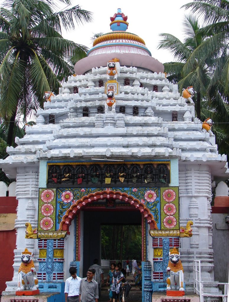 Gundicha Temple is just 3 km away from the Srimandir.