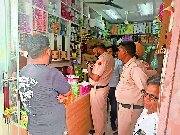 Goods worth lakhs stolen from shop