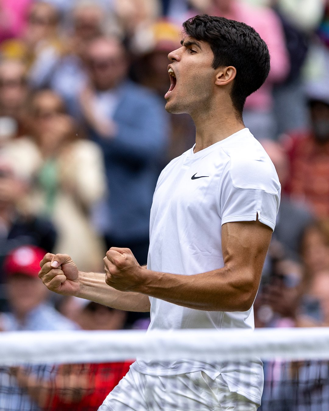 विंबलडन क्वार्टर फाइनल में स्पैनियार्ड कार्लोस अलकराज ने अमेरिकी टॉमी पॉल को हराया।