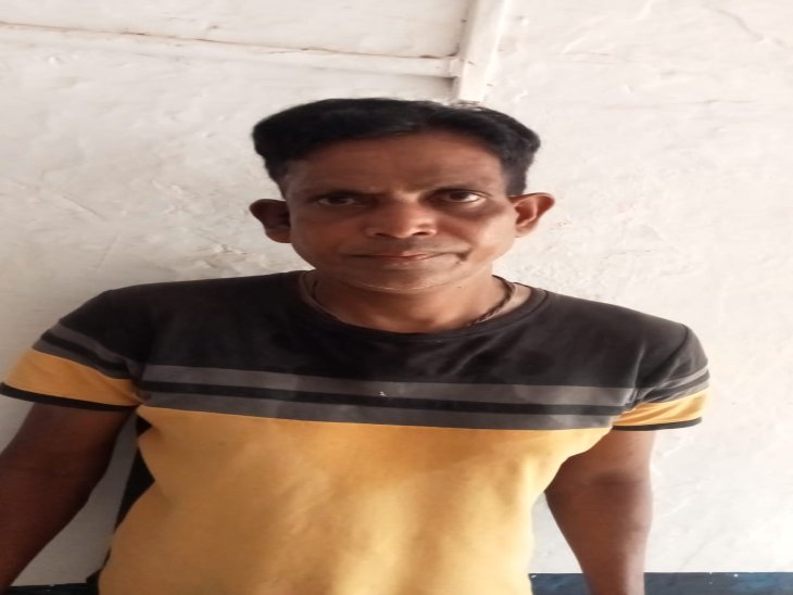 अशोक सोनी पिता जददु सोनी उम्र 40 वर्ष पता कैंप 2 अहमद नगर बड़ी मस्जिद के पीछे थाना छावनी - Dainik Bhaskar