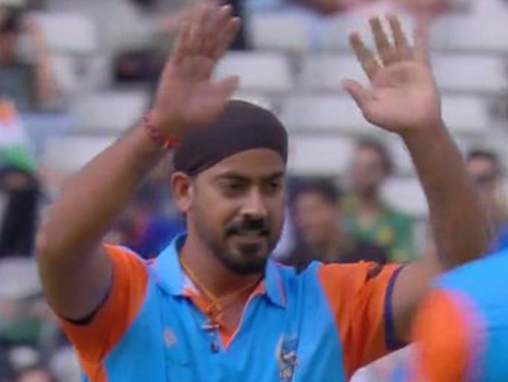 Anureet Singh took 3 wickets.