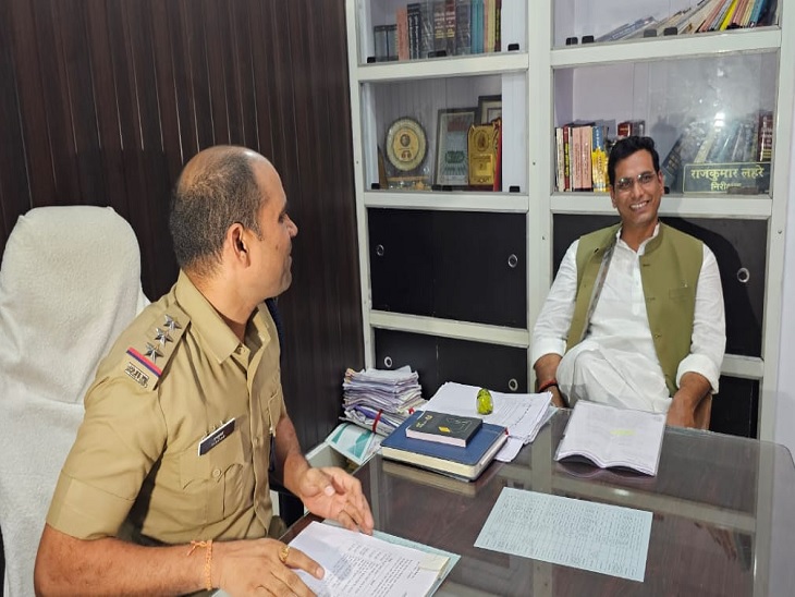 भिलाई विधायक बयान दर्ज कराने पहुंचे थाने - Dainik Bhaskar