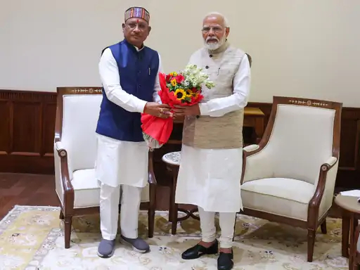 करीब 21 दिन पहले मुख्यमंत्री विष्णुदेव साय दिल्ली दौरे पर गए थे। इस दौरान उन्होंने प्रधानमंत्री नरेंद्र मोदी से मुलाकात की थी।