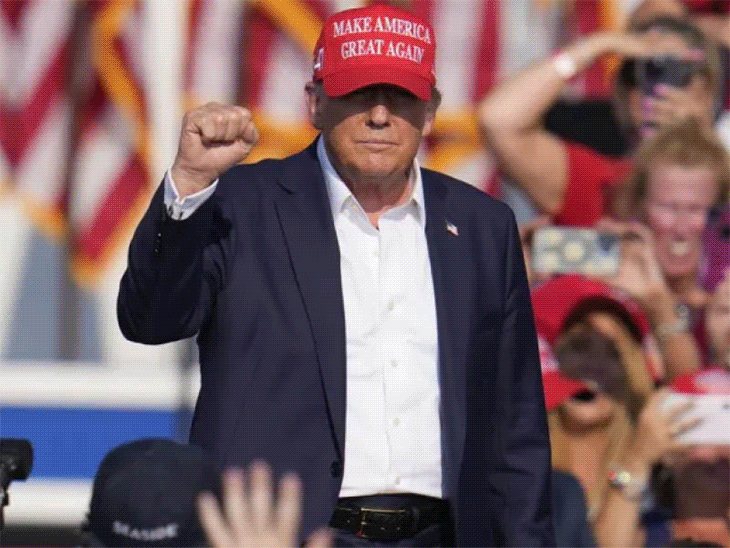 On the evening of July 13, the attacker Thomas fired 8 rounds one after the other at Donald Trump. During this, one bullet pierced Trump's ear.