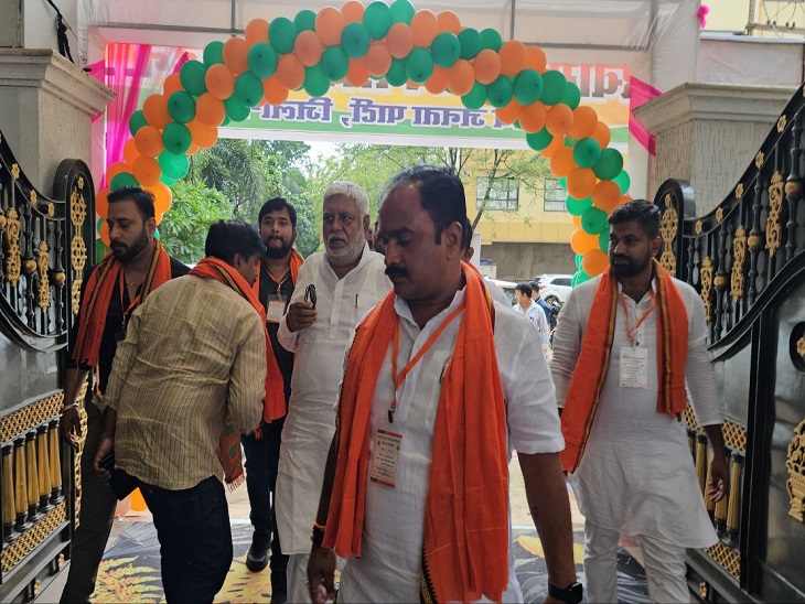 भाजपा प्रदेश कार्य समिति की बैठक में पहुंचे वरिष्ठ भाजपा नेता प्रेम प्रकाश पाण्डेय