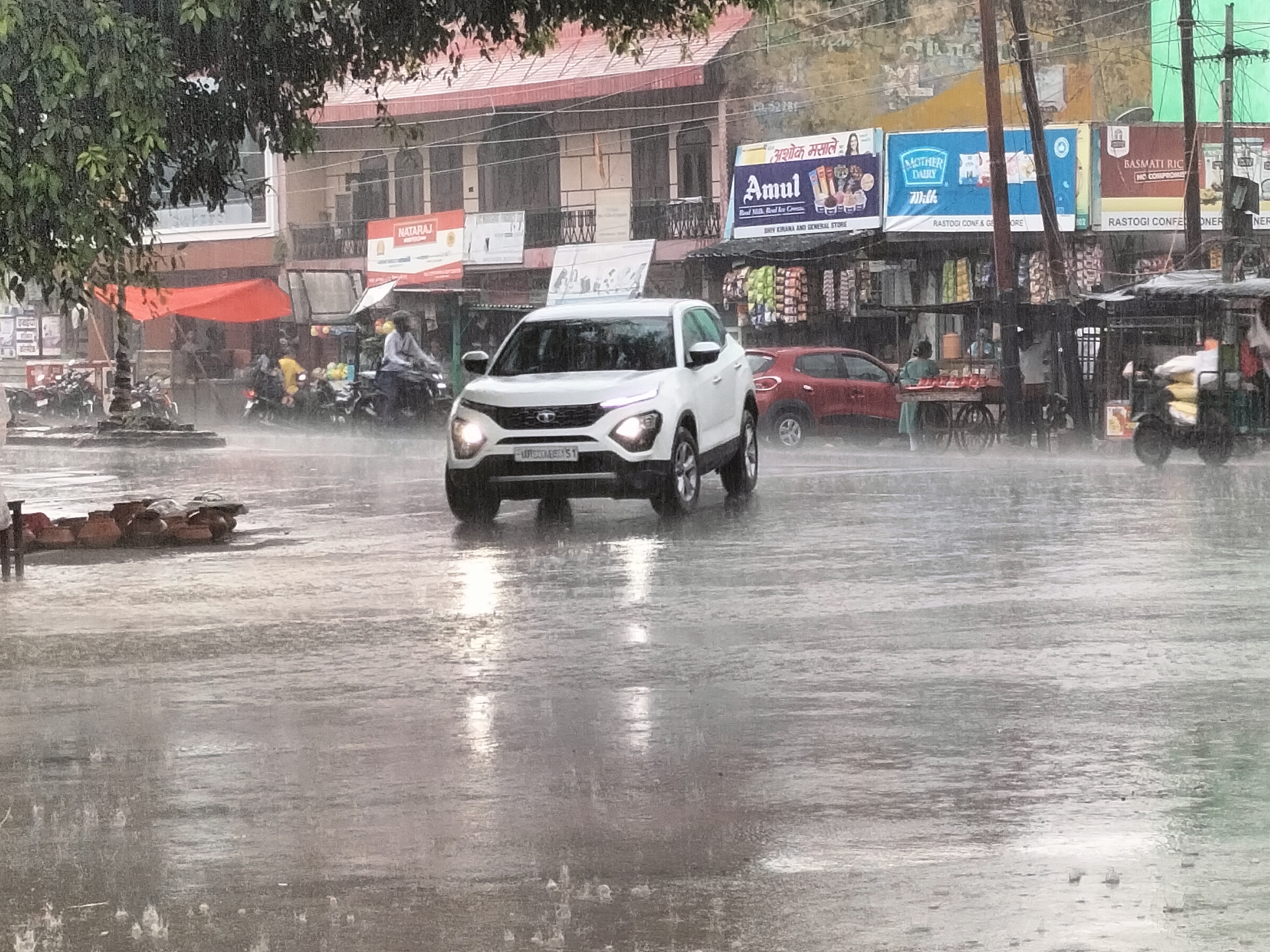 Roads became ponds due to rain in Amroha