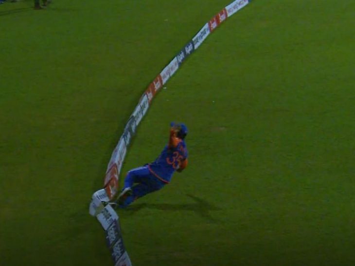 Kusal Perera scored a fifty with this six.