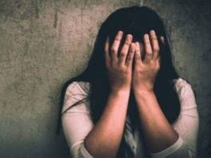 सपोटरा थाने में एक महिला ने जेठ और उसके बेटे के खिलाफ रेप का मामला दर्ज कराया है। - Dainik Bhaskar